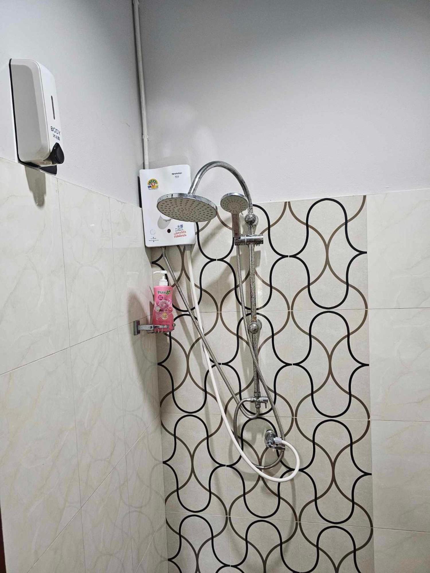 Eq Hostel 通萨拉 外观 照片